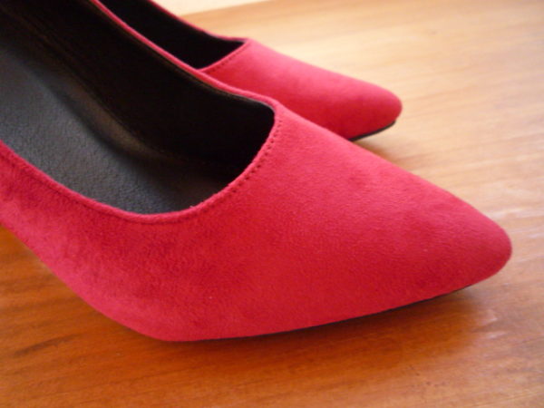 大人可愛い赤い靴
